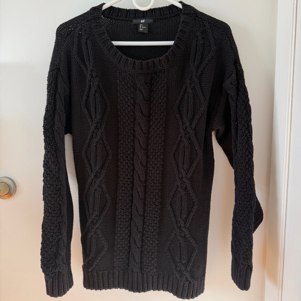 H&M knitted sweater (size small)